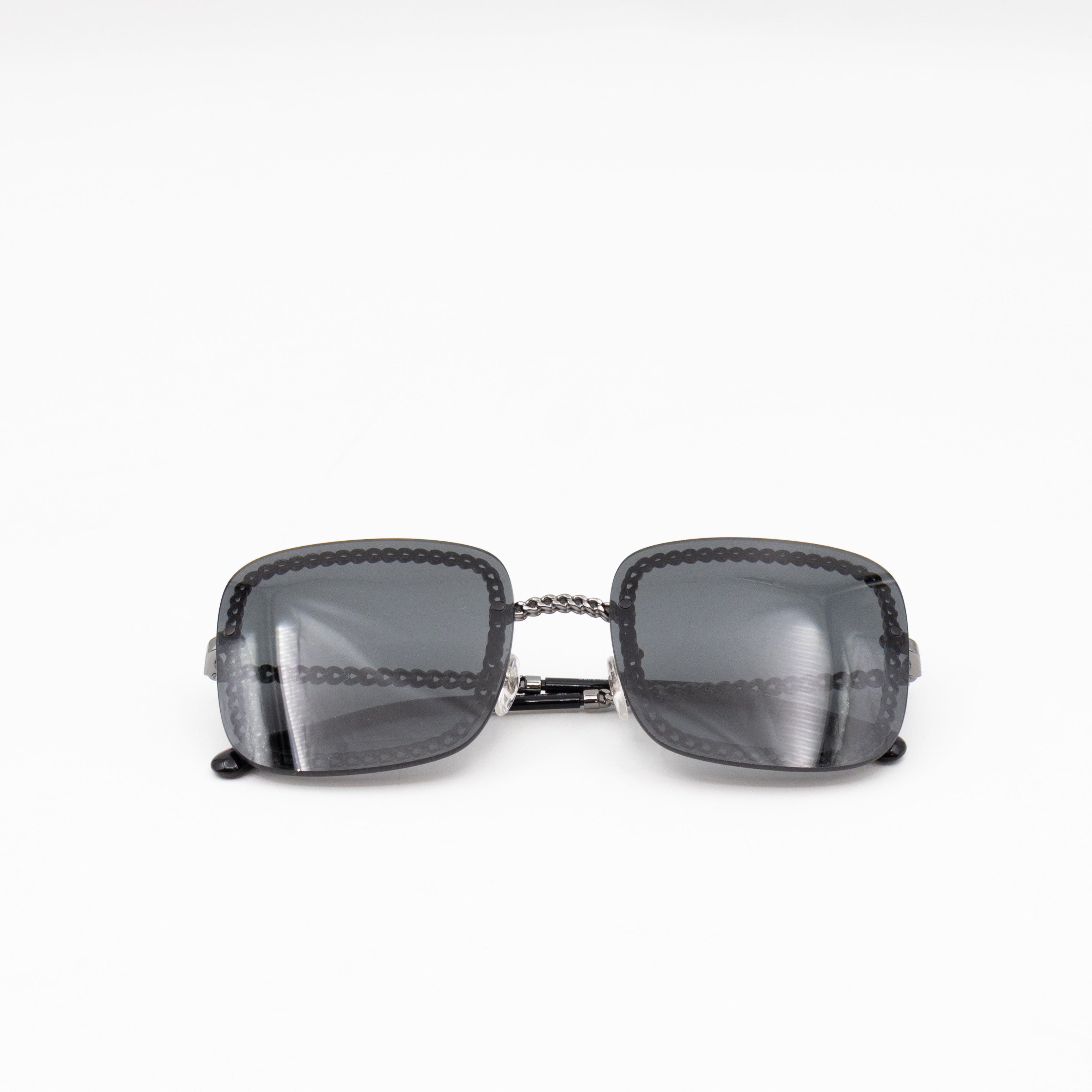 Square Sunglasses With Pearl Triple Chain