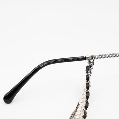Square Sunglasses With Pearl Triple Chain