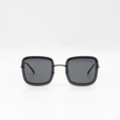 Square Sunglasses With Pearl Triple Chain