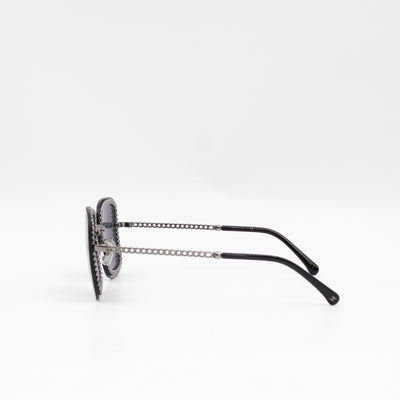 Square Sunglasses With Pearl Triple Chain
