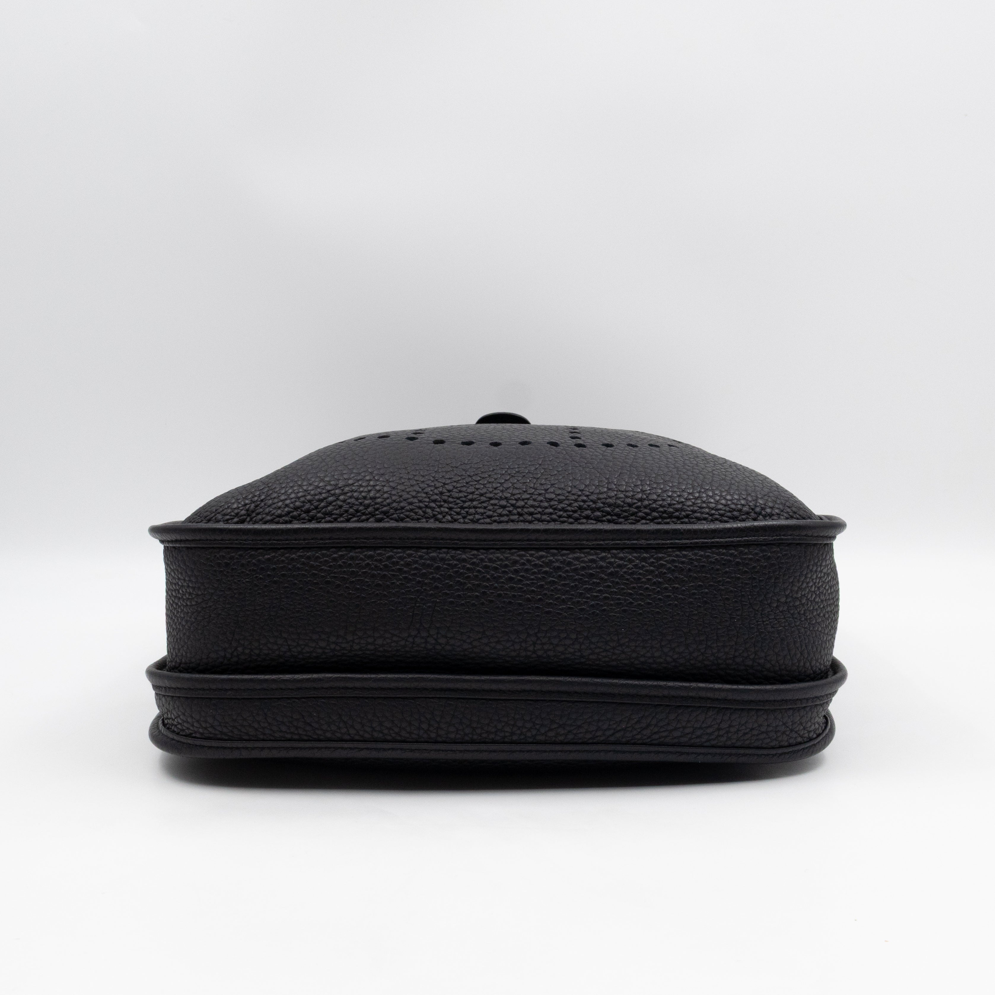 Evelyne III 29 PM Black Taurillon Clemence Leather