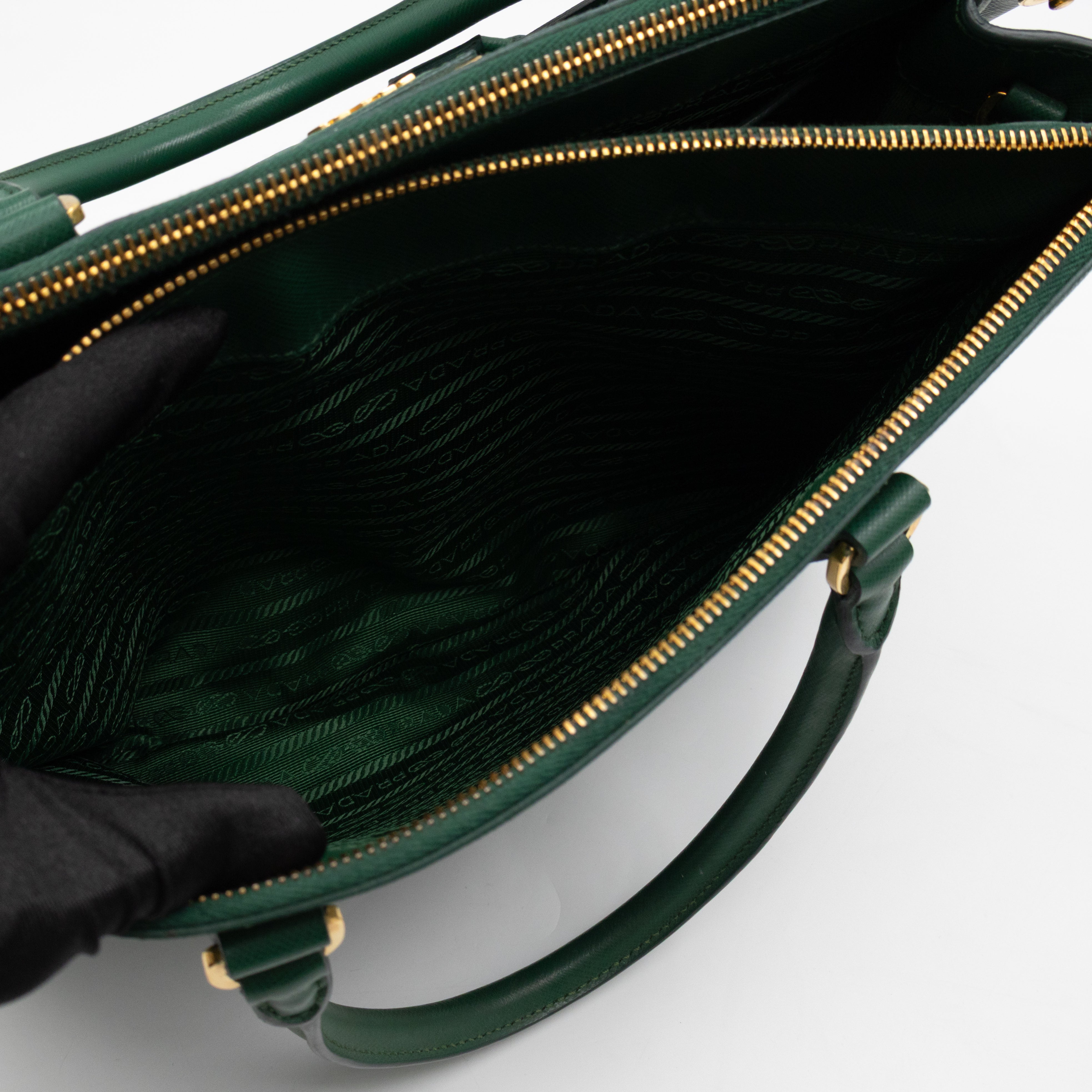 Galleria Large Double Zip Biliardo Green Saffiano Leather
