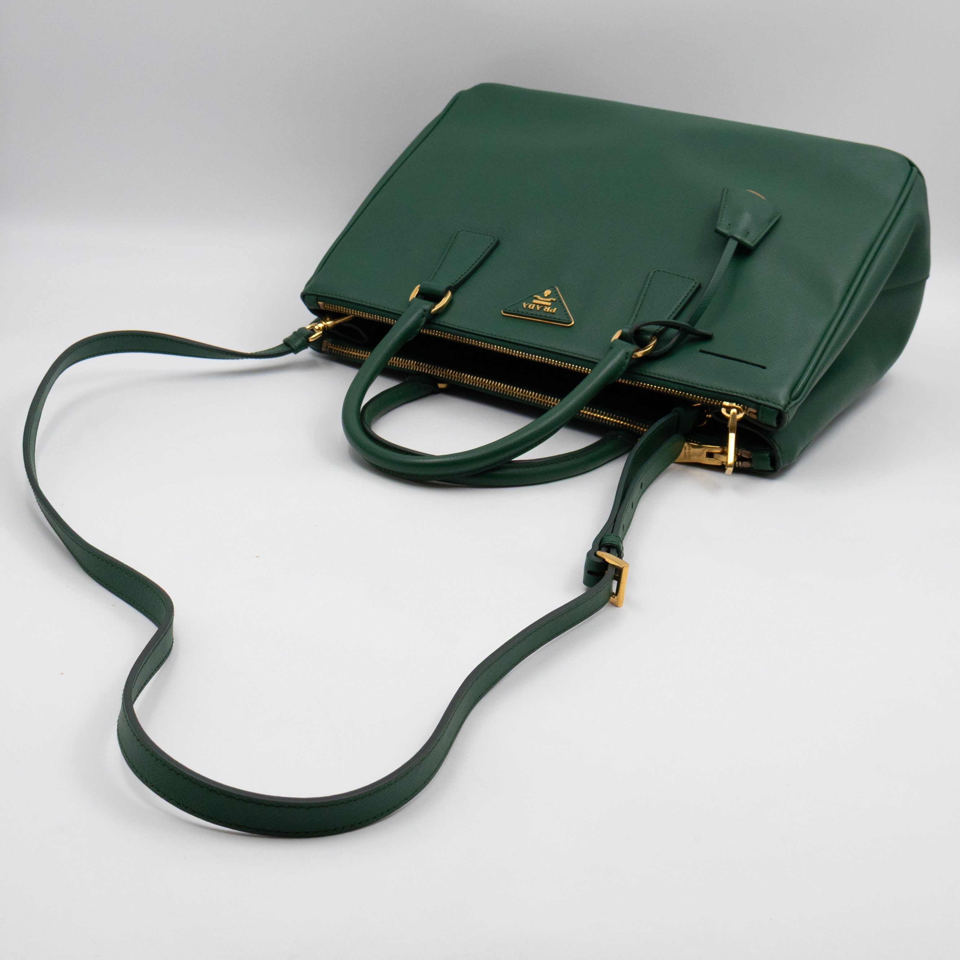 Galleria Large Double Zip Biliardo Green Saffiano Leather
