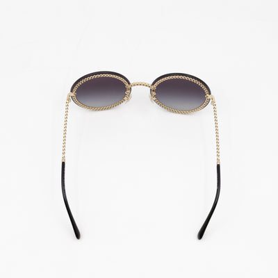 Round Sunglasses With Pearl Triple Chain