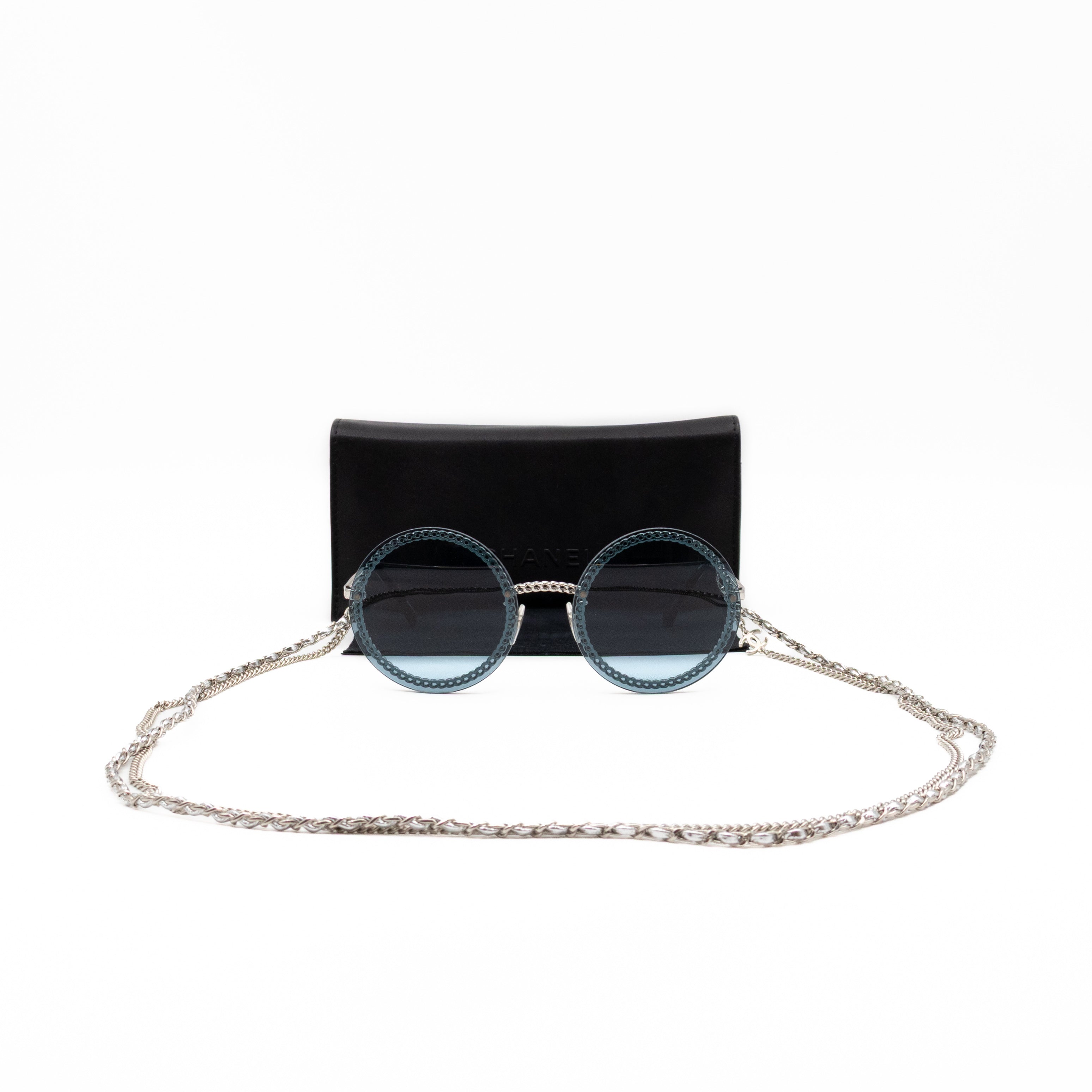 Round Sunglasses with Double Chain