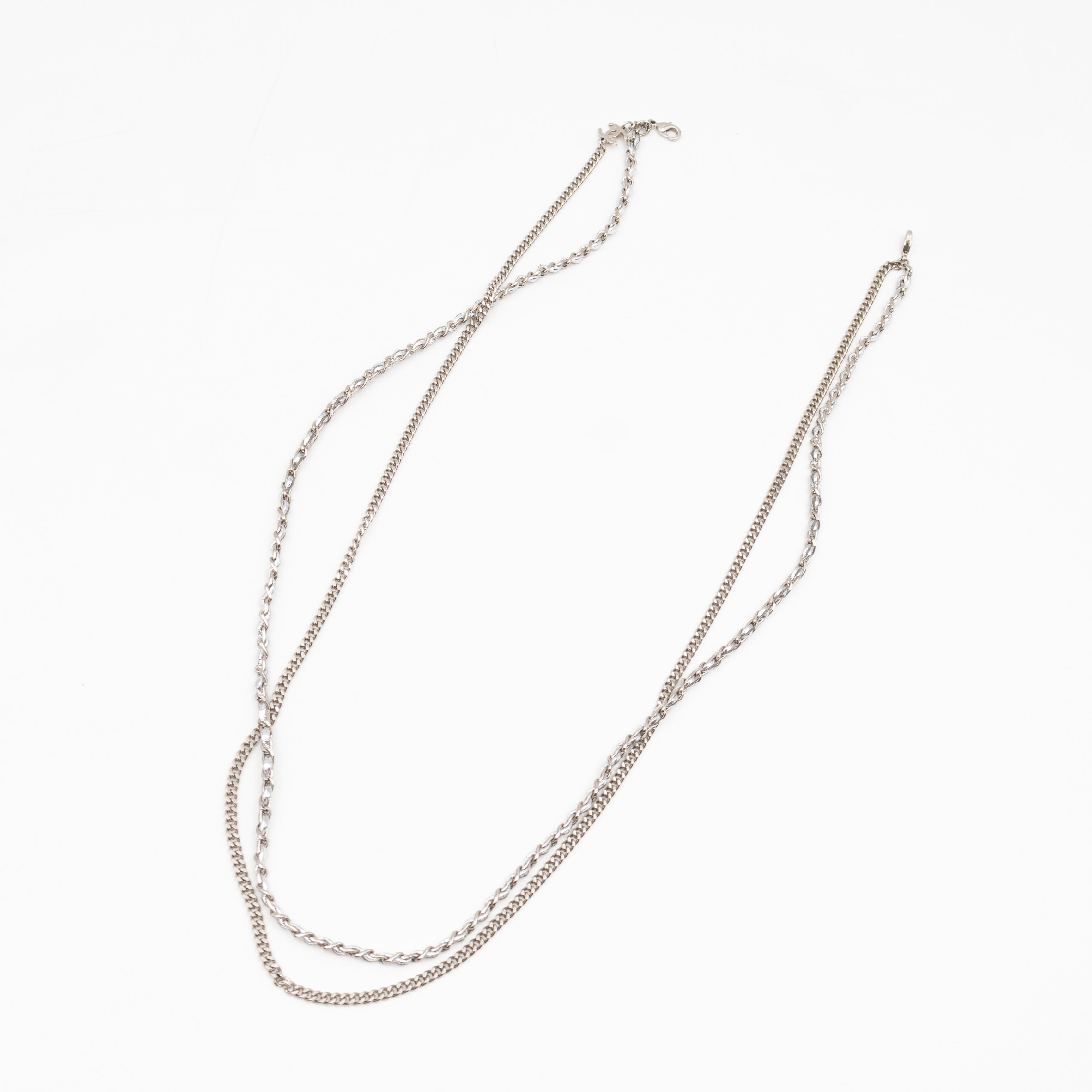 Round Sunglasses with Double Chain