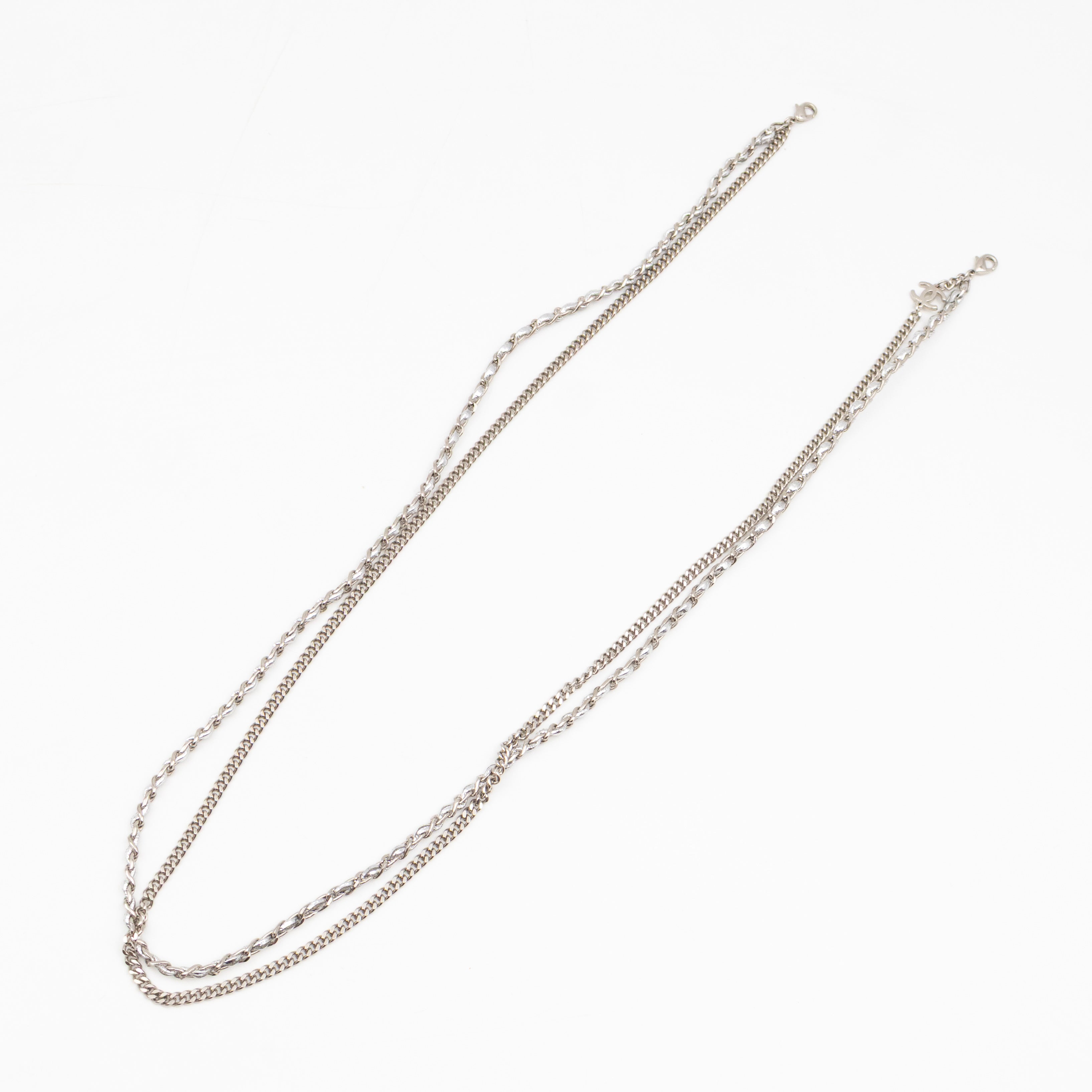 Round Sunglasses with Double Chain
