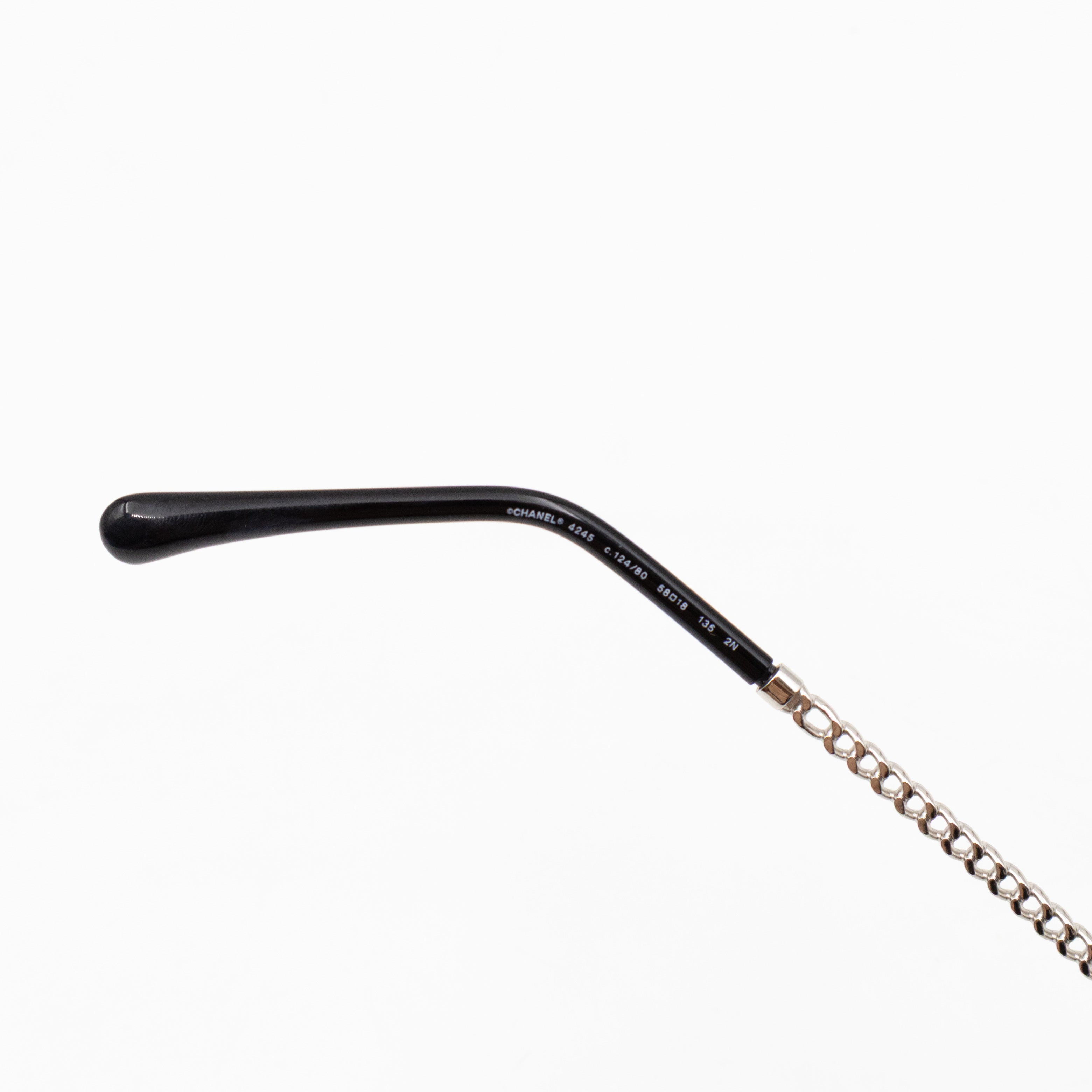 Round Sunglasses with Double Chain