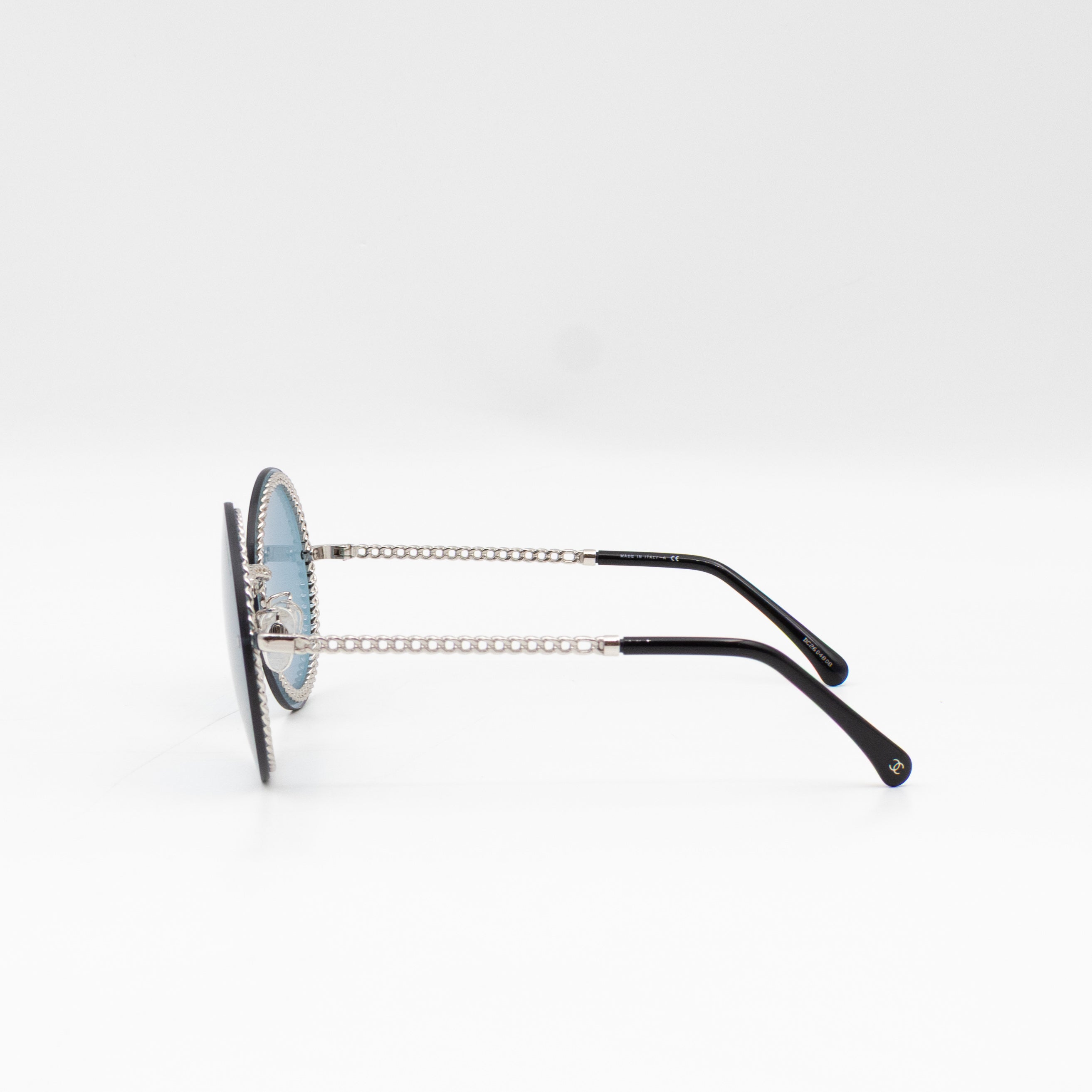 Round Sunglasses with Double Chain