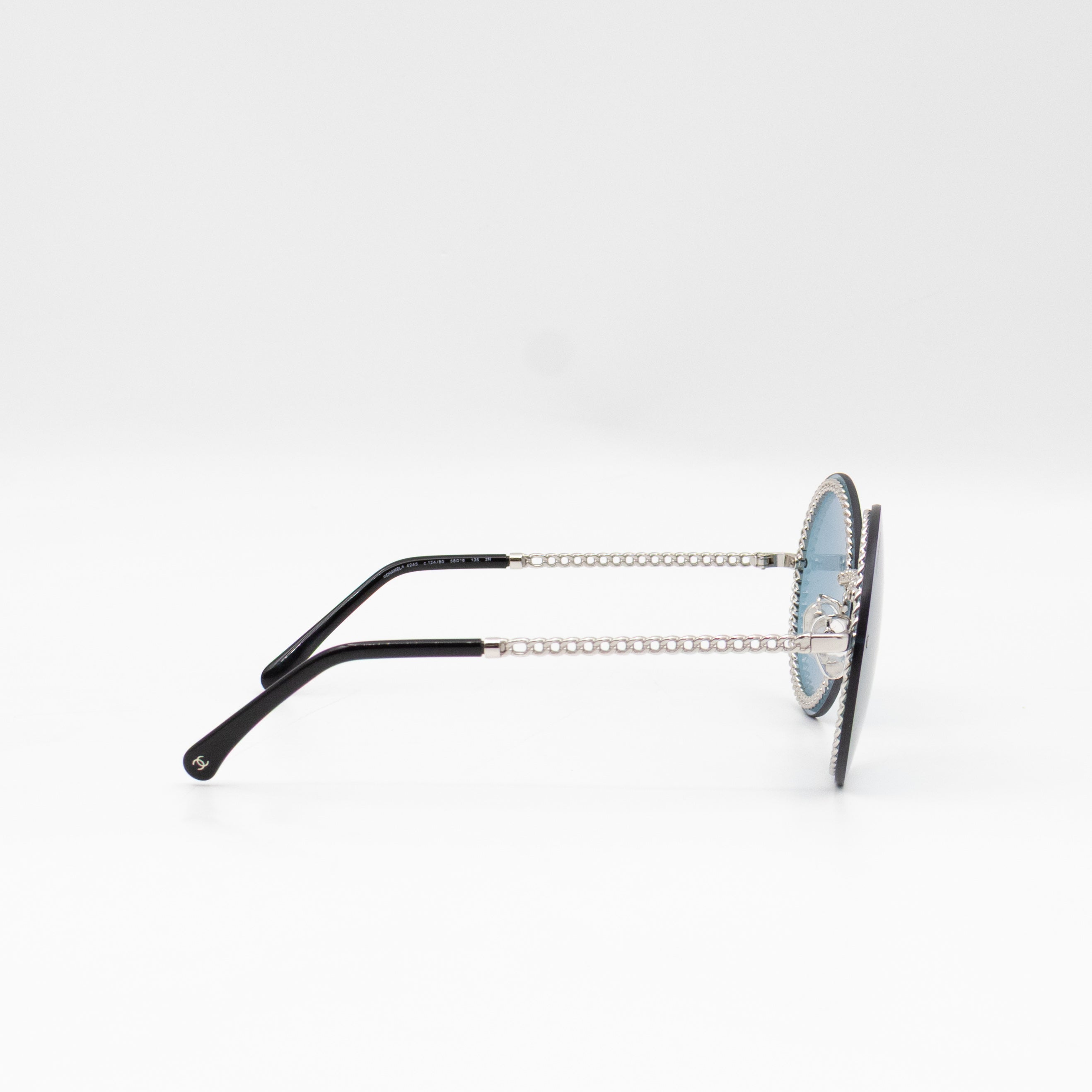Round Sunglasses with Double Chain