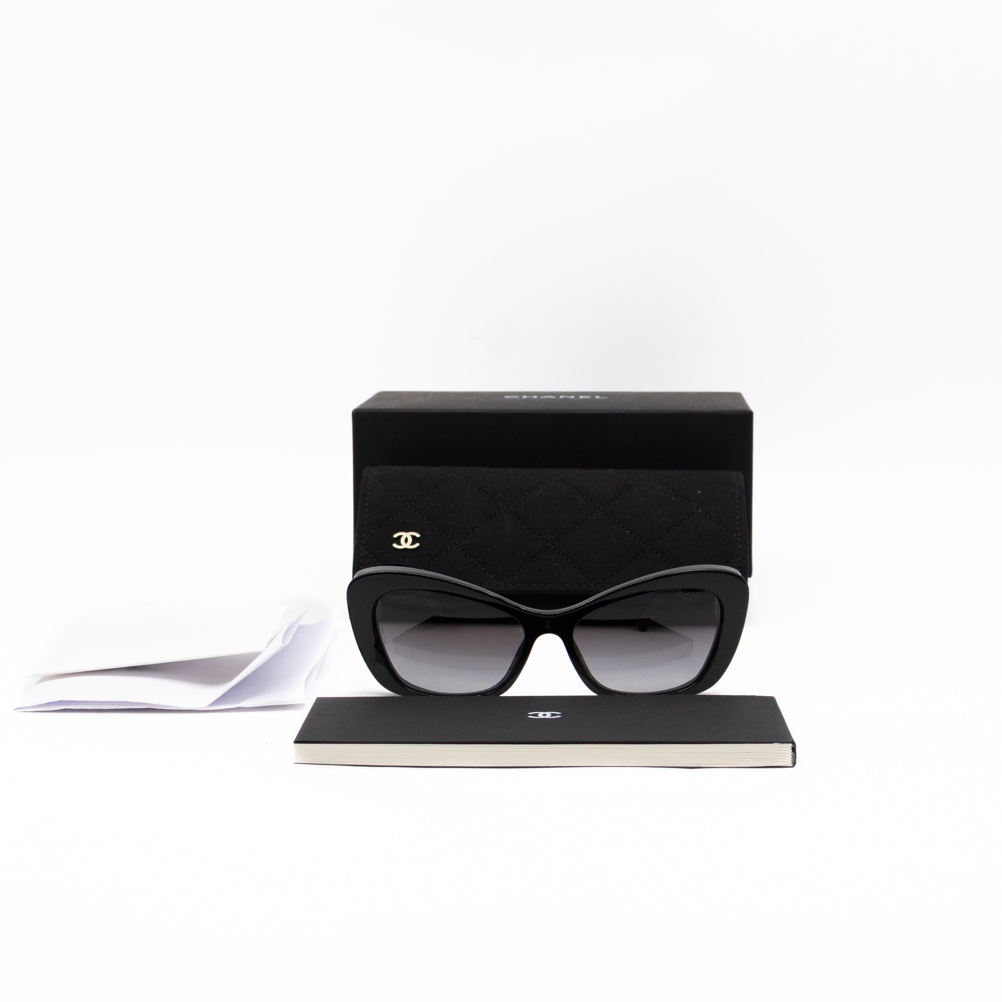 Cat Eye Sunglasses with Pearls Black
