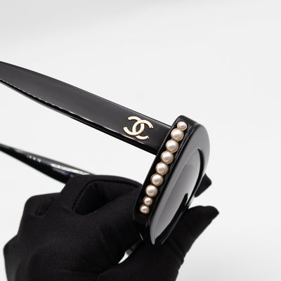 Cat Eye Sunglasses with Pearls Black