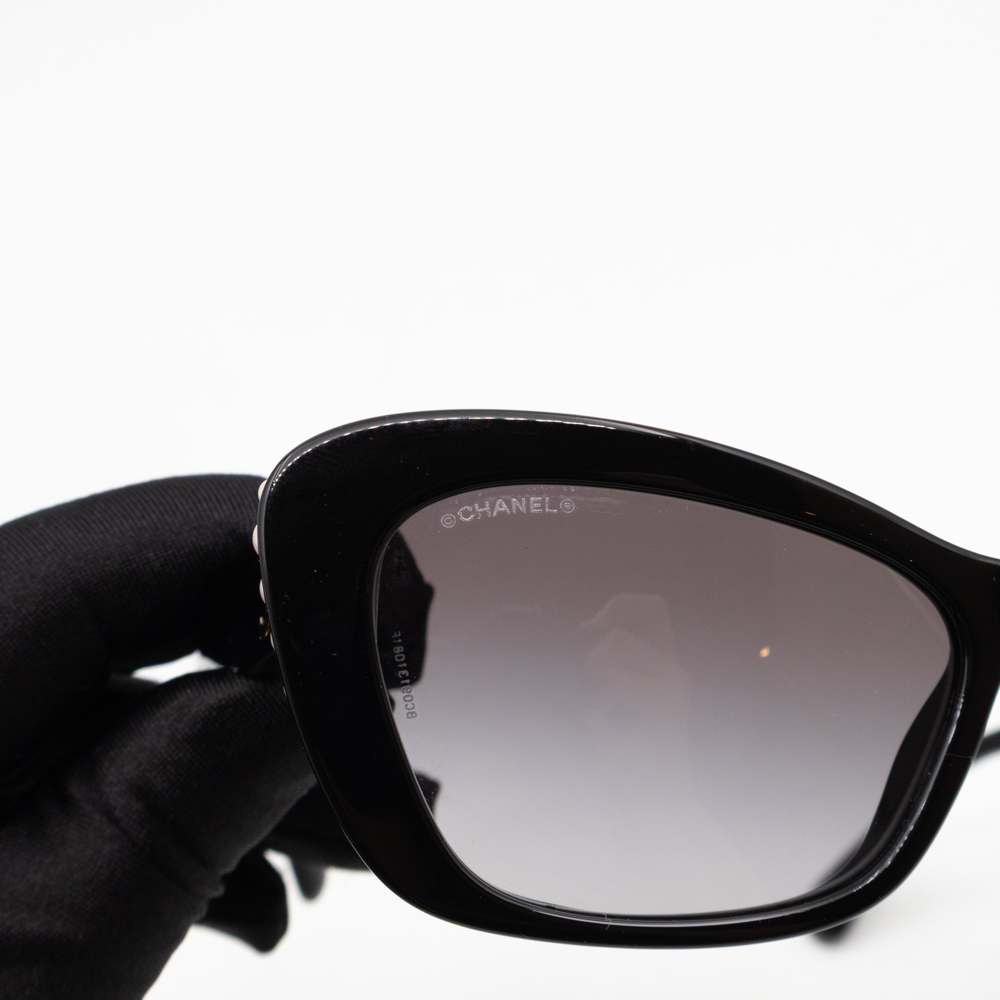 Cat Eye Sunglasses with Pearls Black