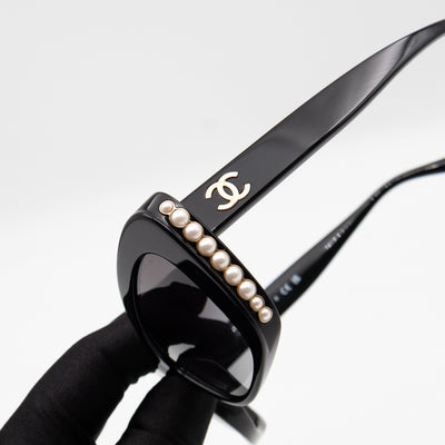 Cat Eye Sunglasses with Pearls Black
