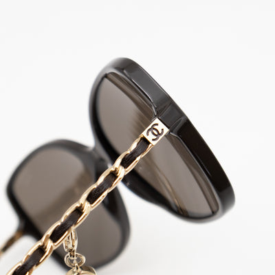 Square Sunglasses With Chanel Chain