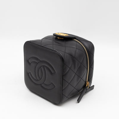 CC Chain Vanity Case Small Black Leather