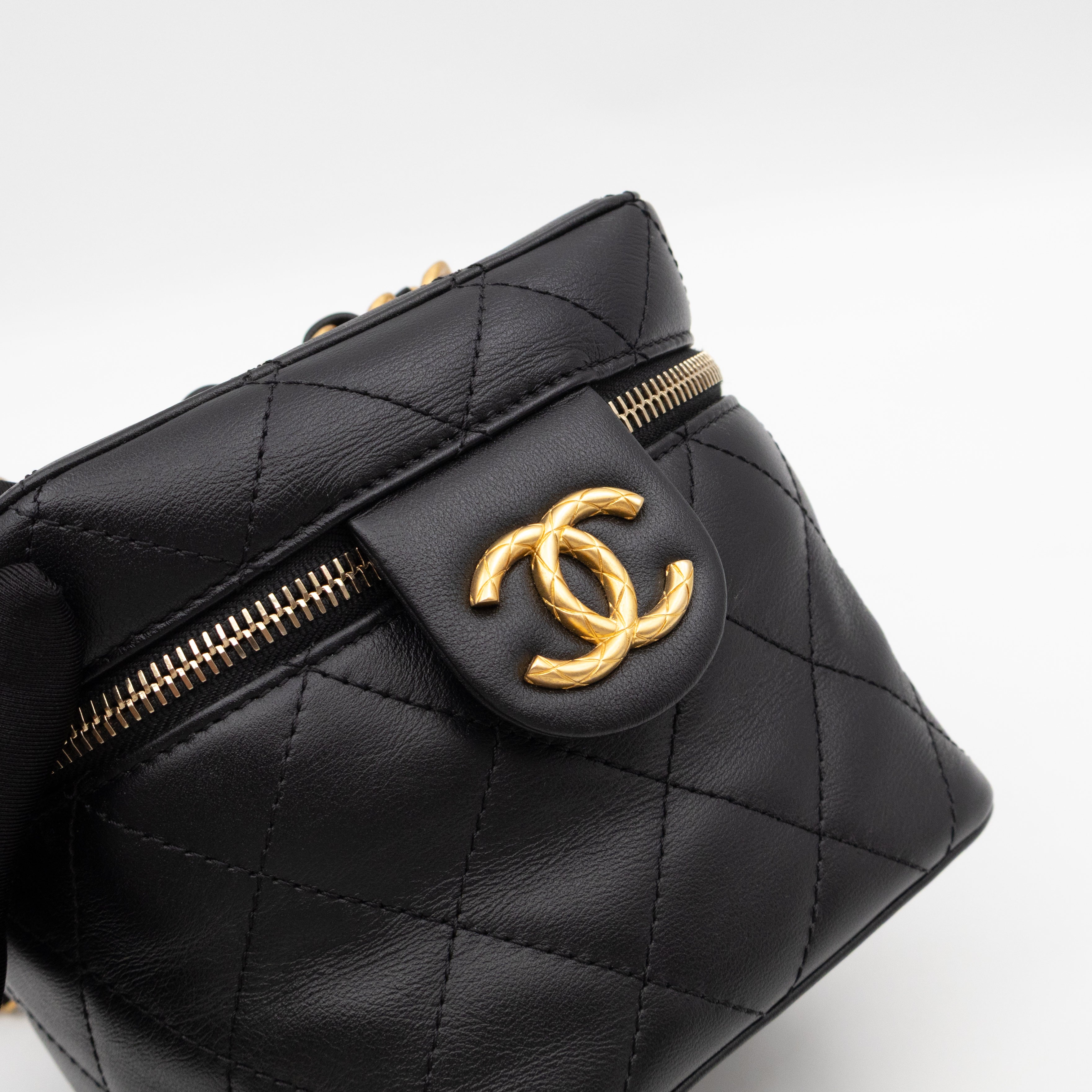 CC Chain Vanity Case Small Black Leather