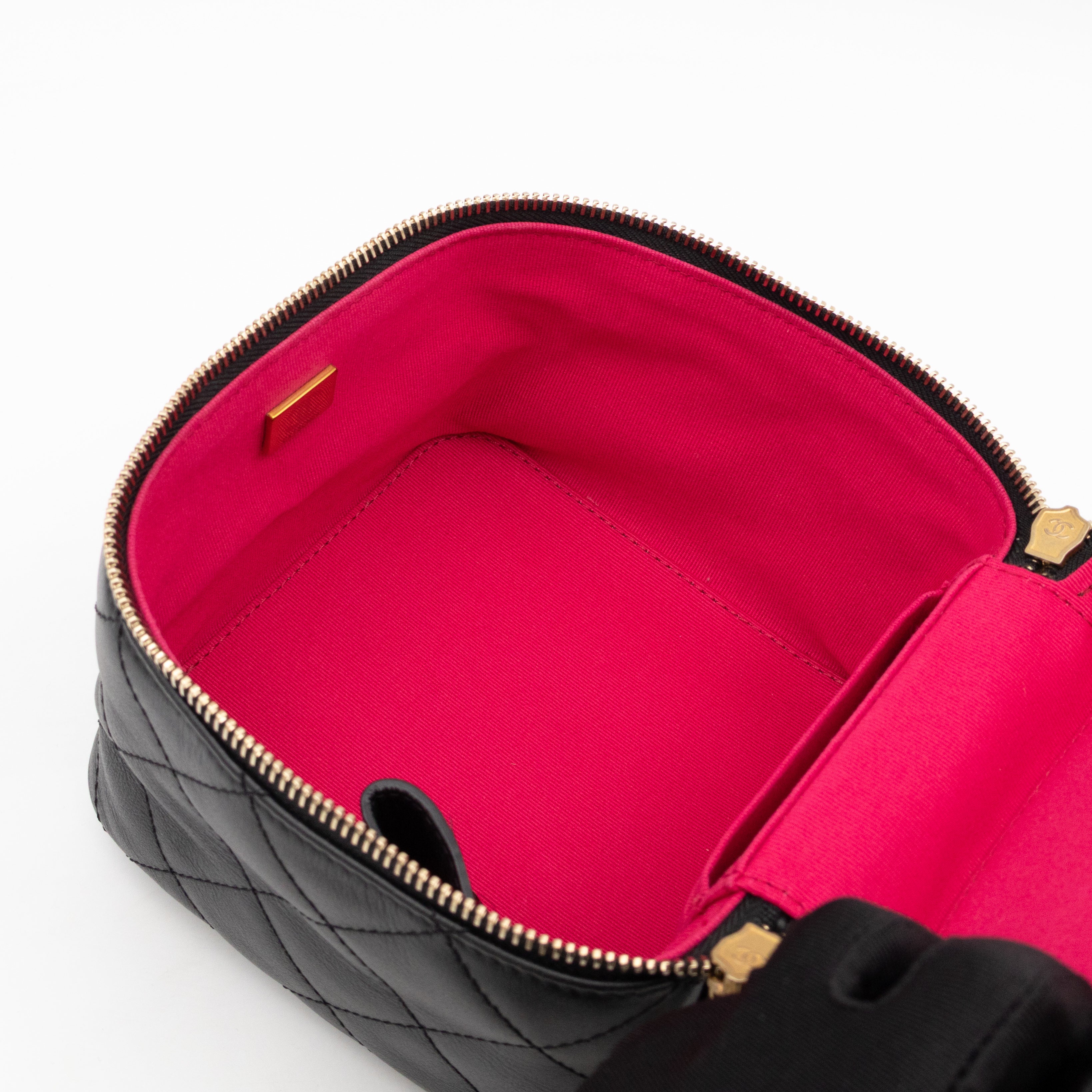 CC Chain Vanity Case Small Black Leather