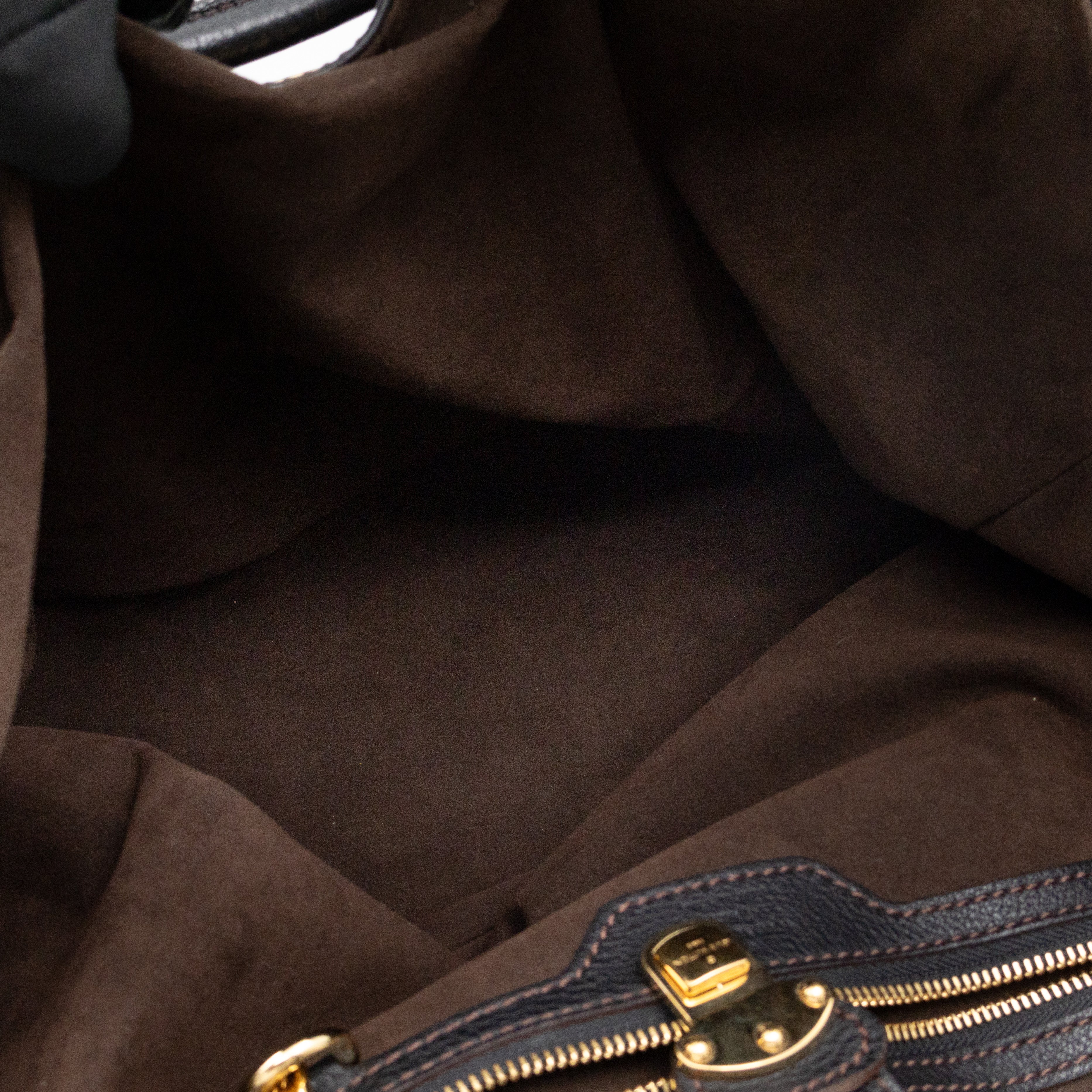Mahina L Black Leather
