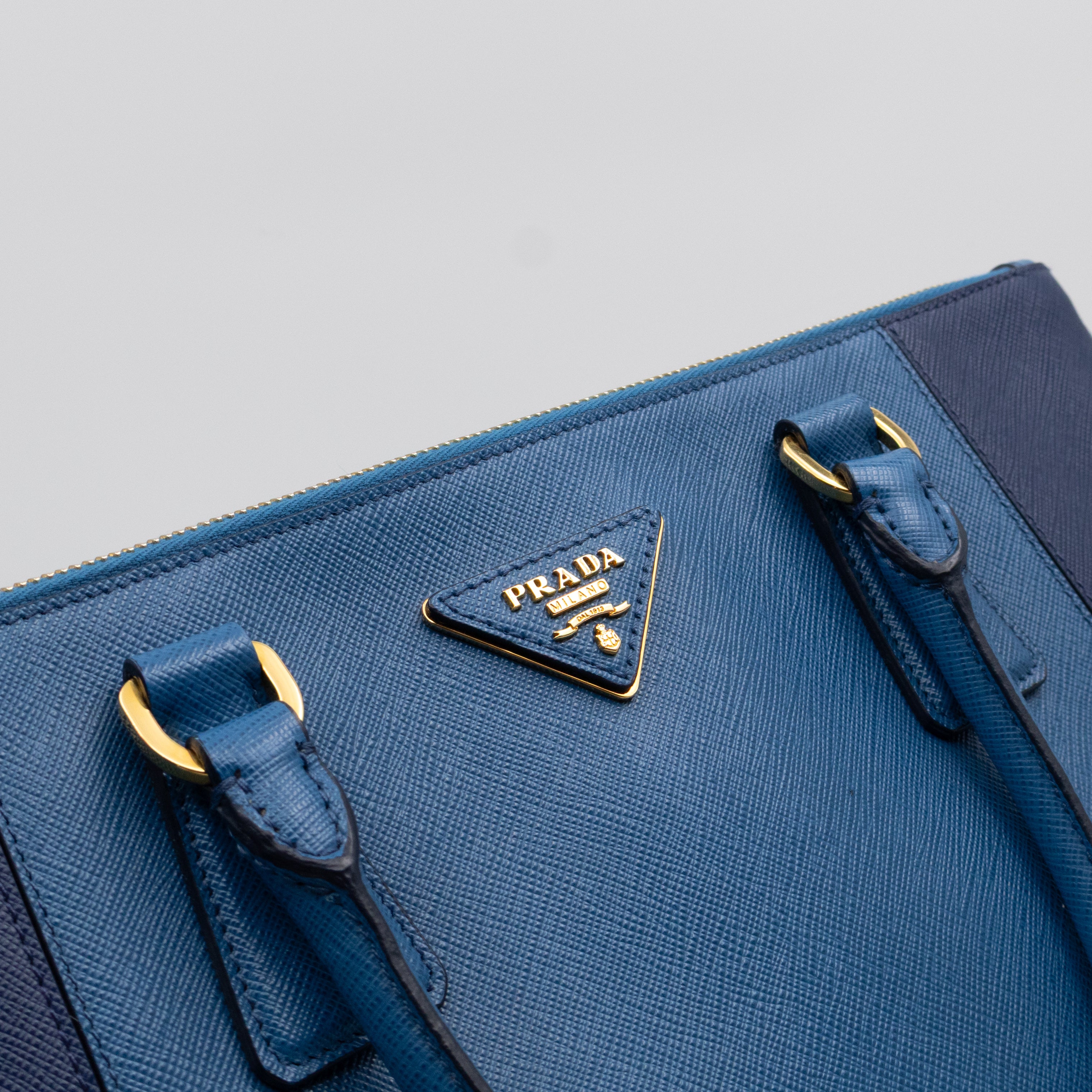 Galleria Medium Double Zip Blue Two Tone Saffiano Leather