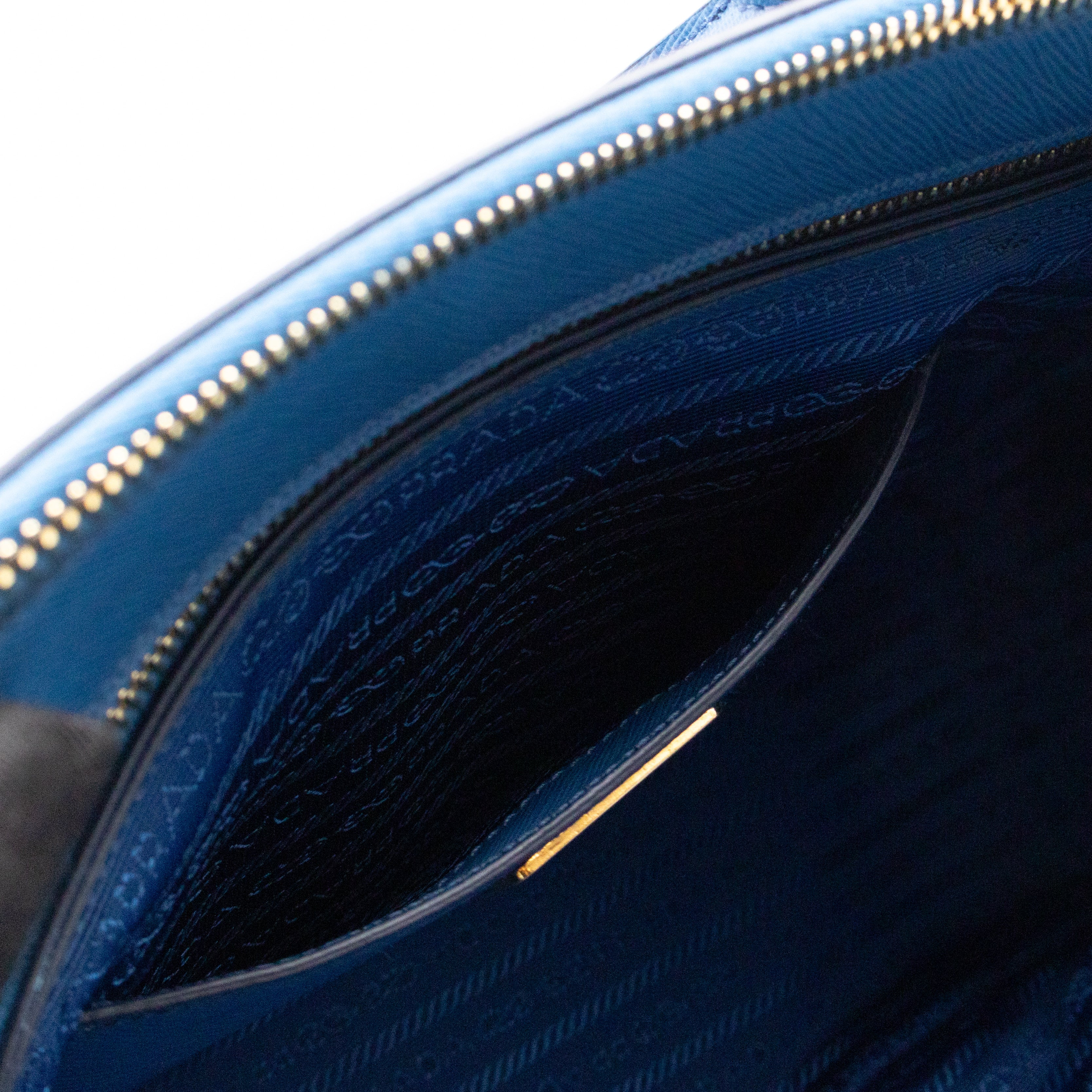 Galleria Medium Double Zip Blue Two Tone Saffiano Leather