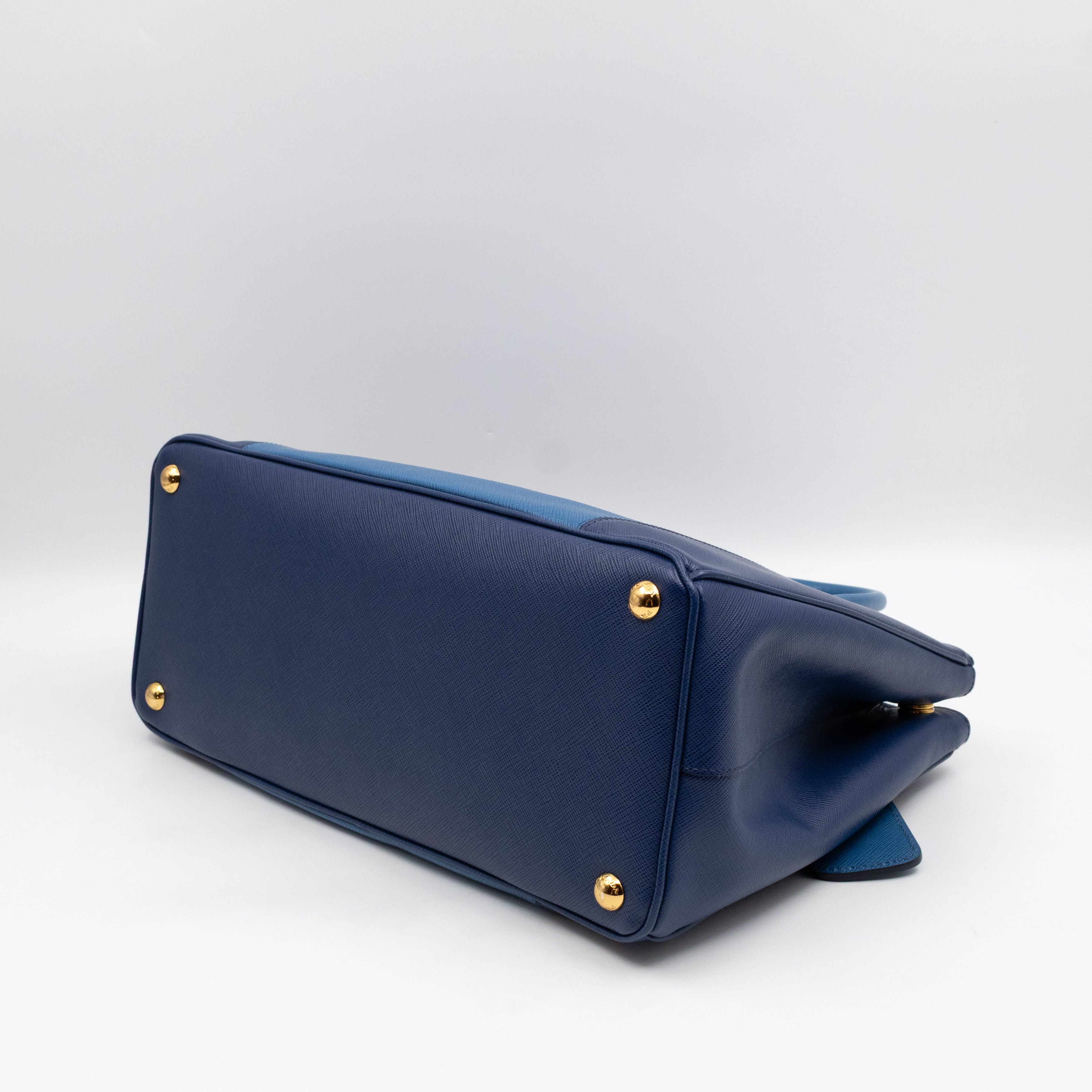 Galleria Medium Double Zip Blue Two Tone Saffiano Leather