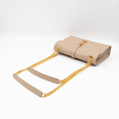 Envelope Medium Beige Quilted Grain De Poudre Embossed Leather