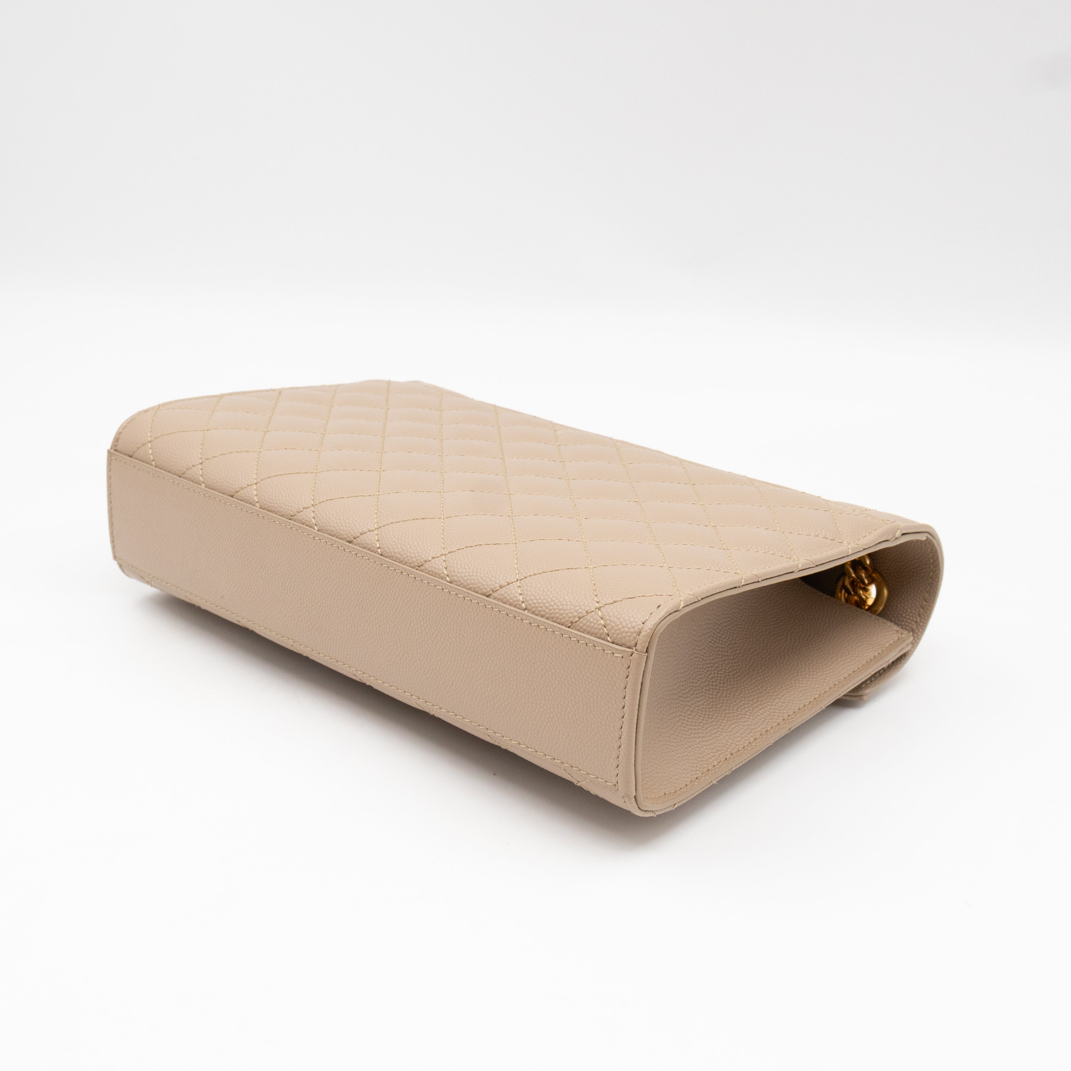 Envelope Medium Beige Quilted Grain De Poudre Embossed Leather