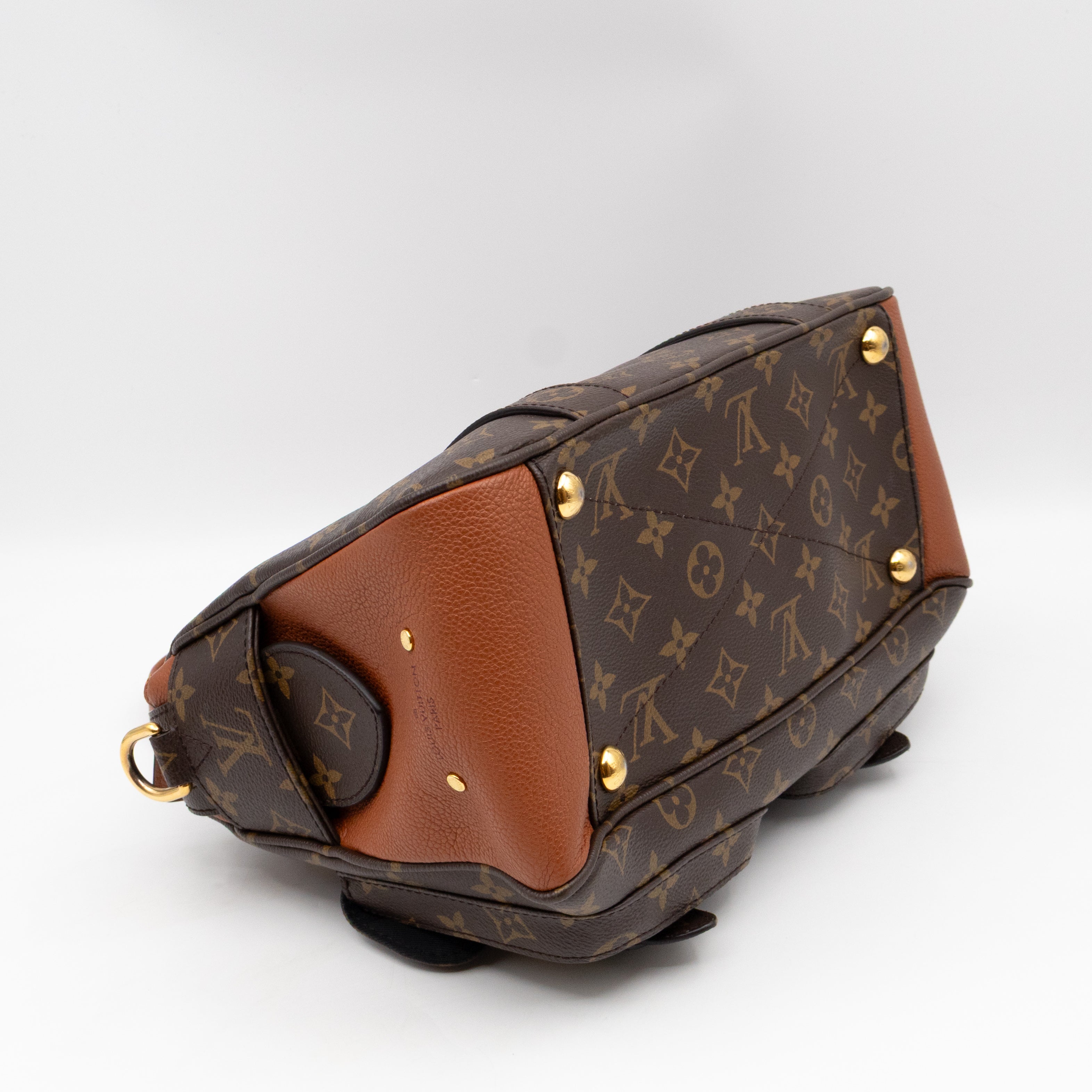 Manhattan NM Monogram Caramel