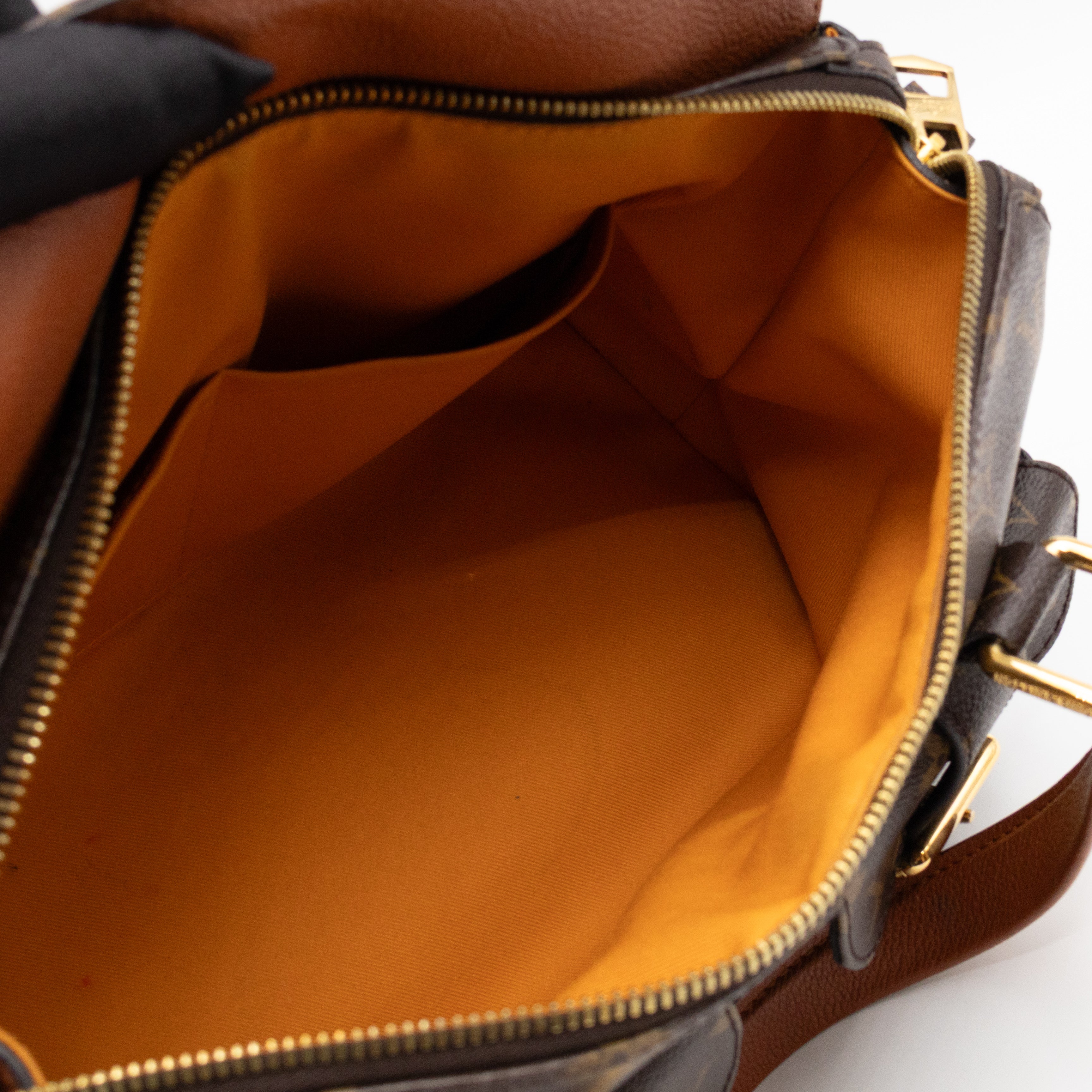 Manhattan NM Monogram Caramel