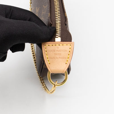 Mini Pochette Accessoires On Chain Monogram