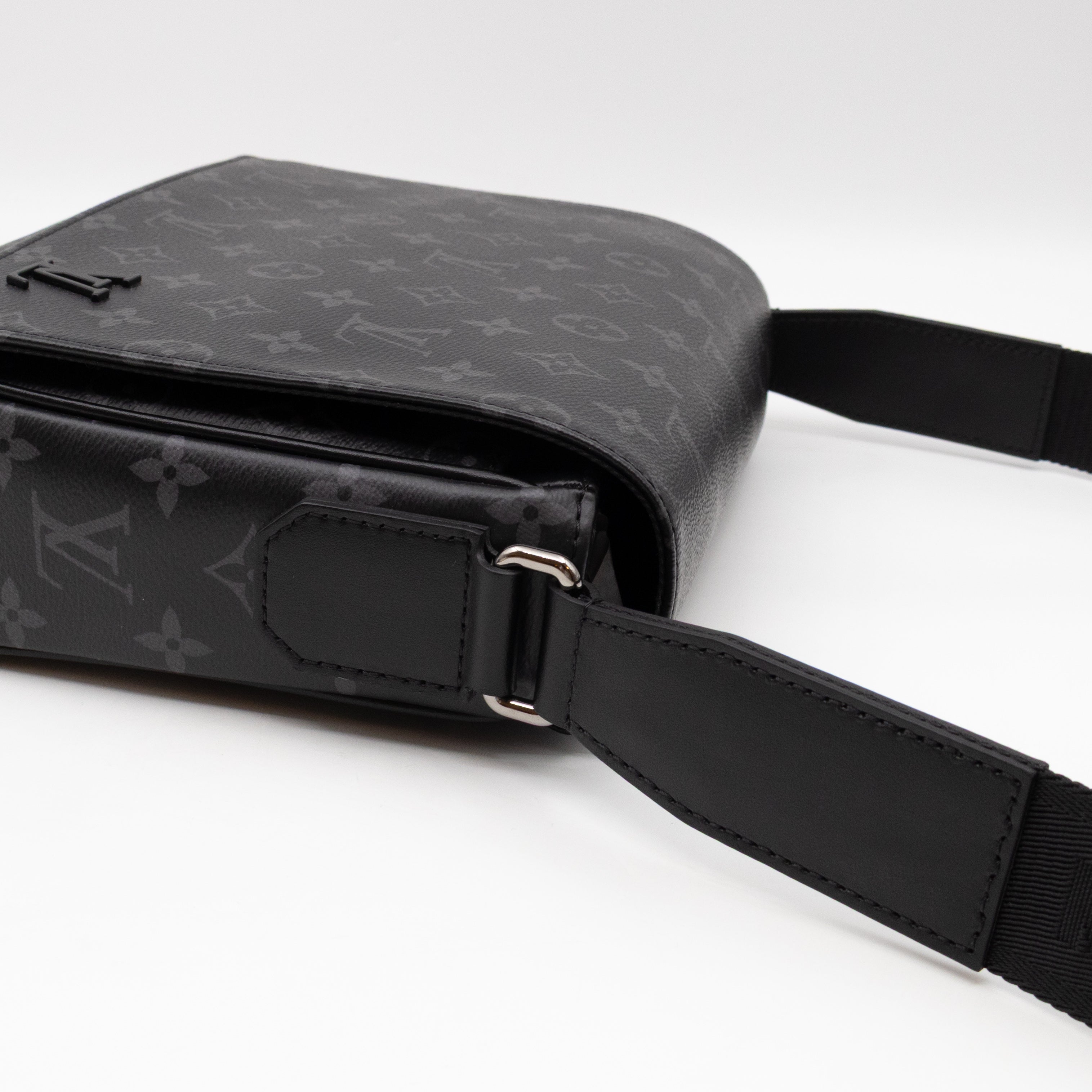 District PM Messenger Bag Monogram Eclipse
