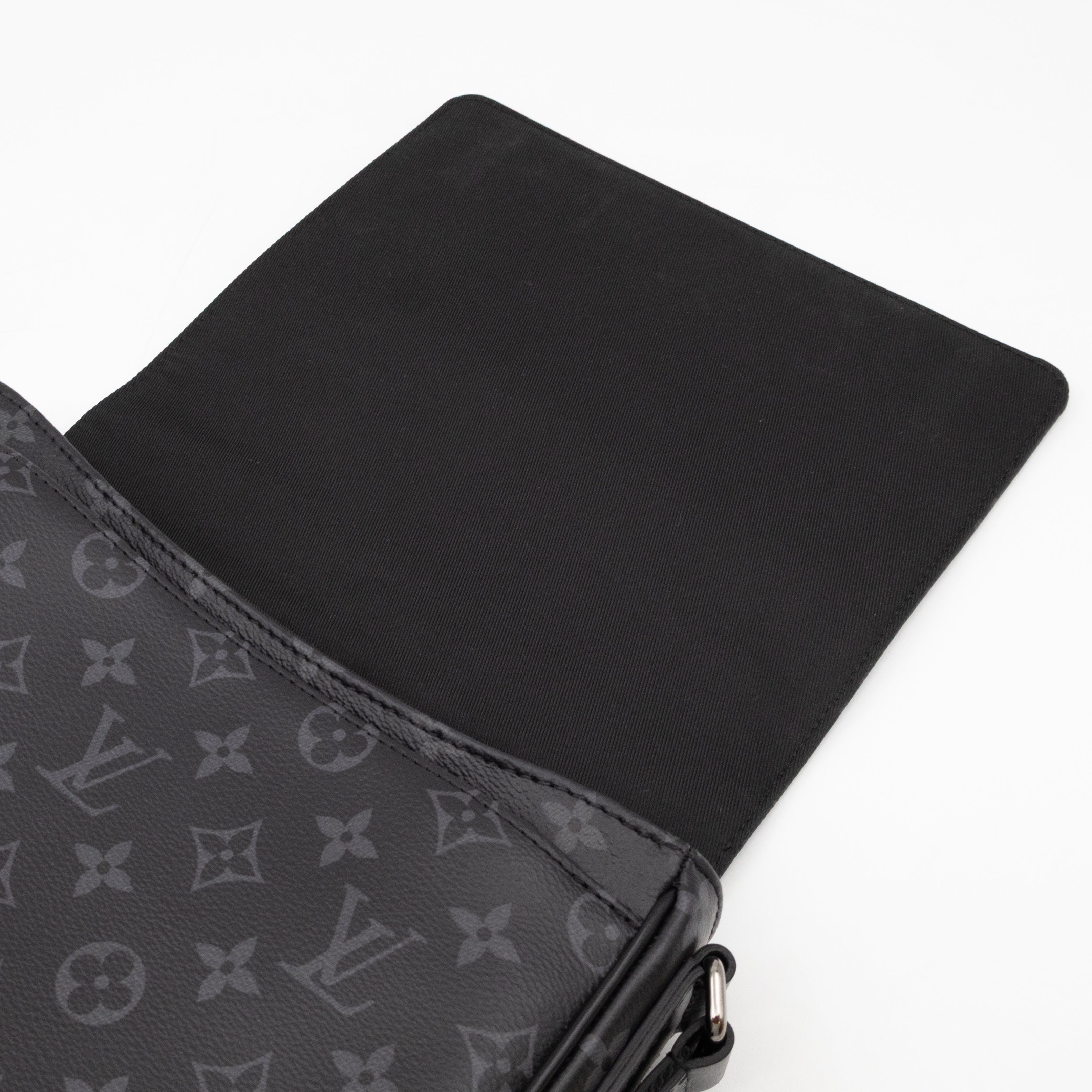 District PM Messenger Bag Monogram Eclipse