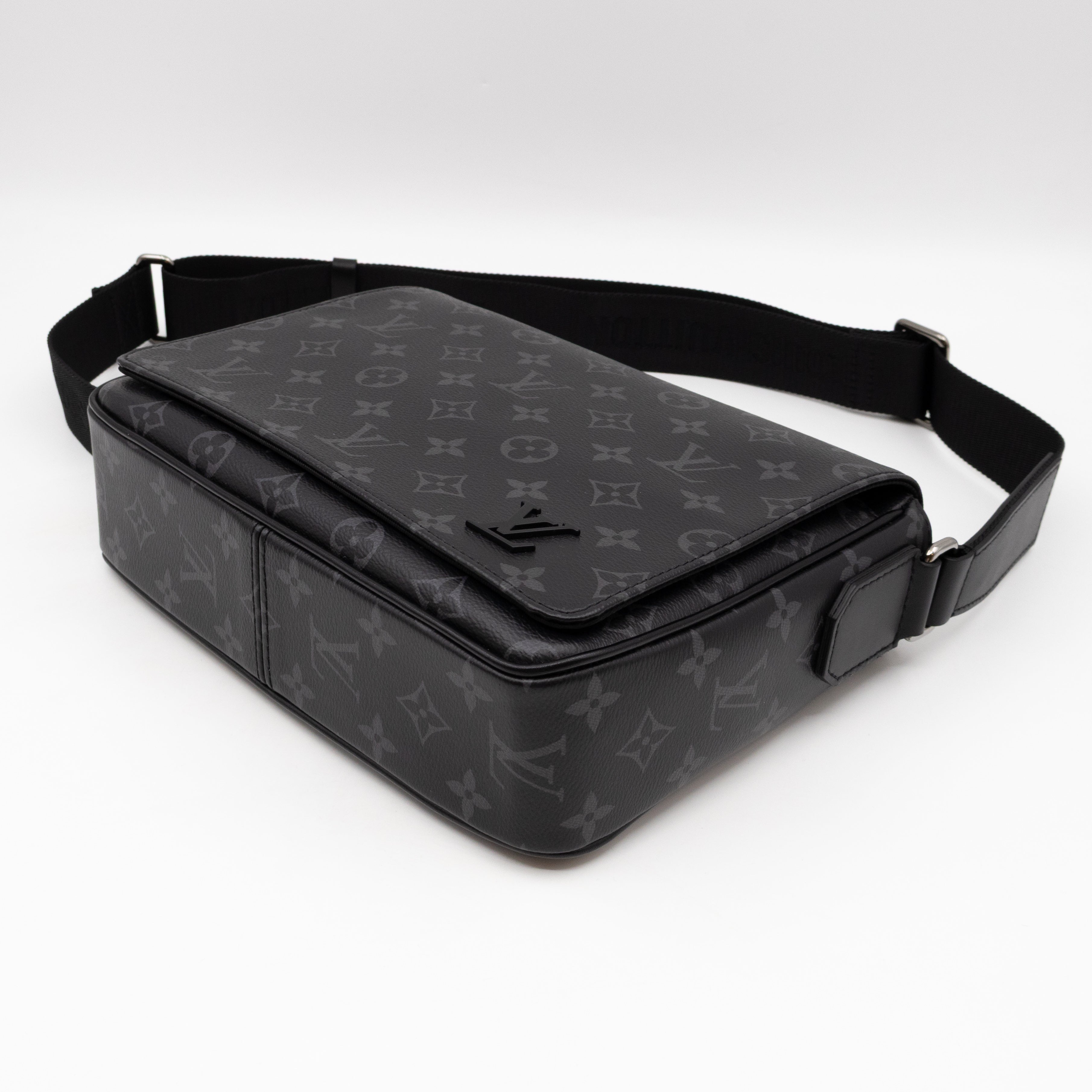 District PM Messenger Bag Monogram Eclipse