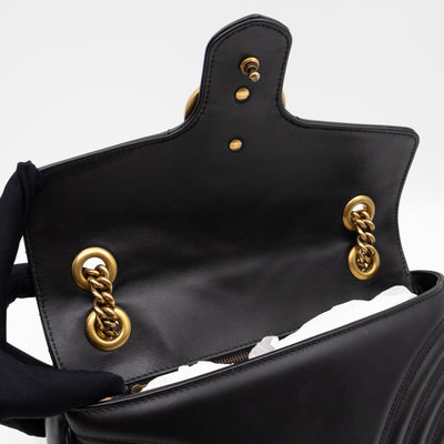 GG Marmont Medium Flap Bag Black Leather