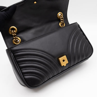 GG Marmont Medium Flap Bag Black Leather