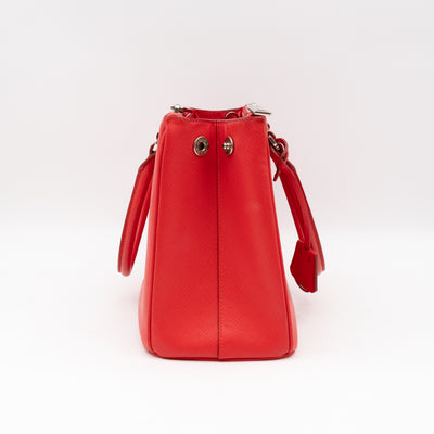 Galleria Medium Double Zip Lacca Red Saffiano Lux