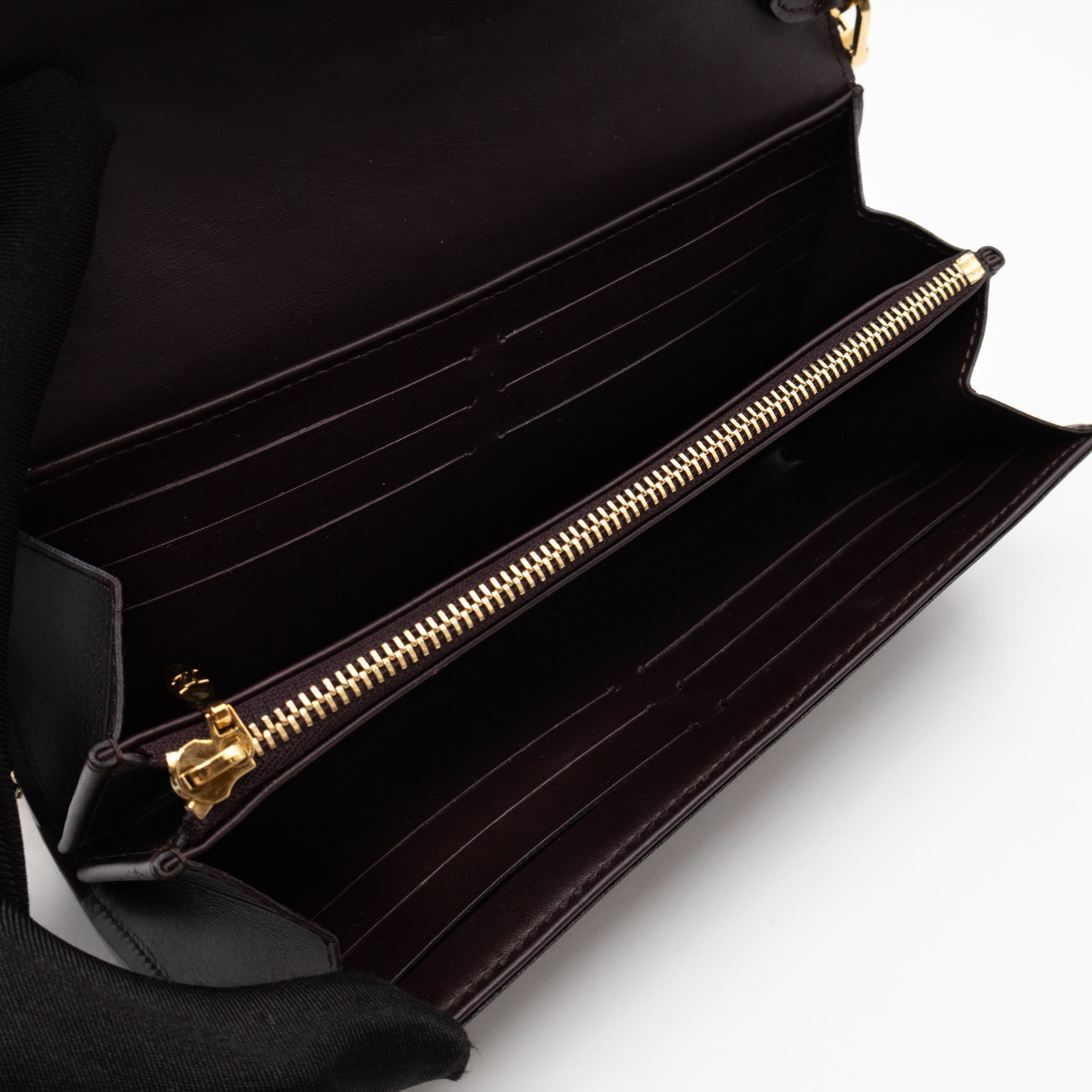 Sarah Chain Wallet Amarante Vernis