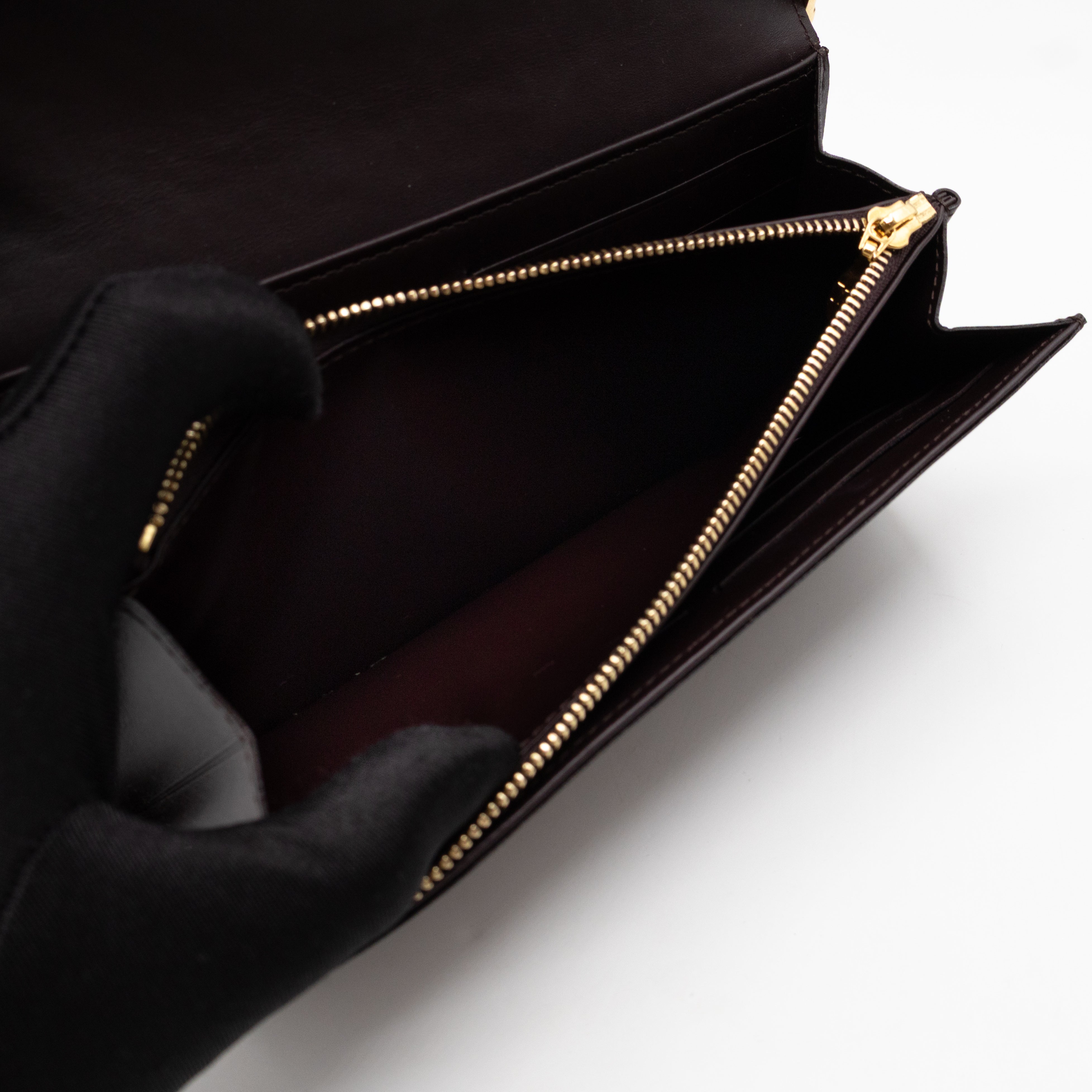 Sarah Chain Wallet Amarante Vernis