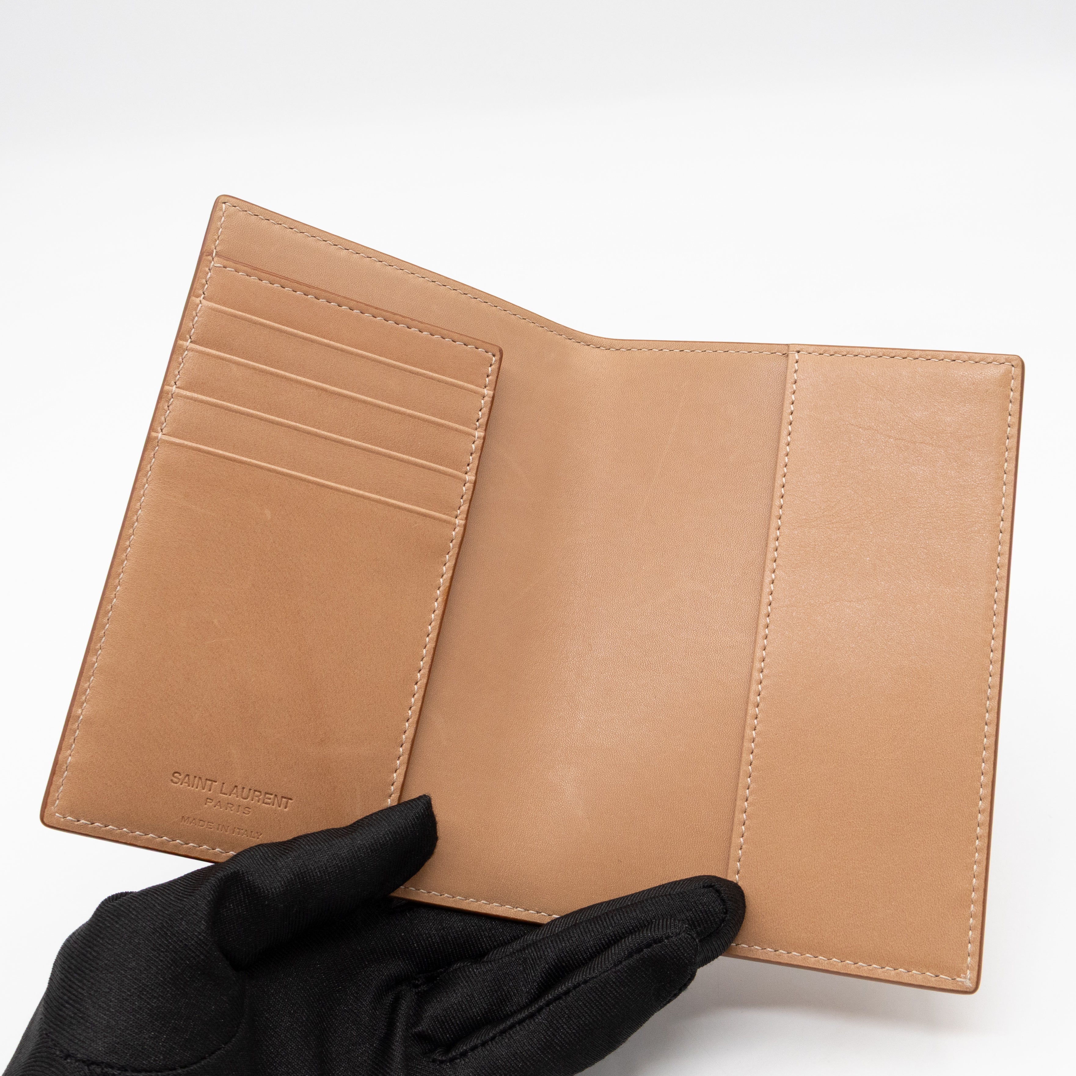 Logo Passport Cover Beige Leather