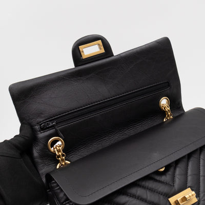 2.55 Reissue 225 Double Flap Bag Chevron Black Leather