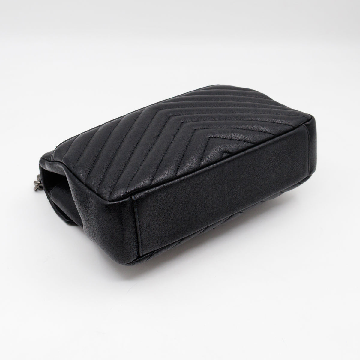 College Medium Chevron Quilted Black Leather