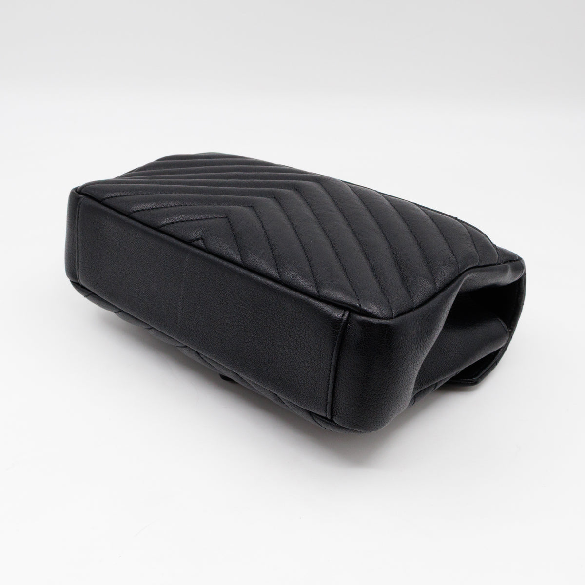 College Medium Chevron Quilted Black Leather