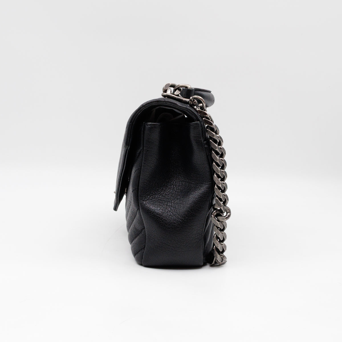 College Medium Chevron Quilted Black Leather
