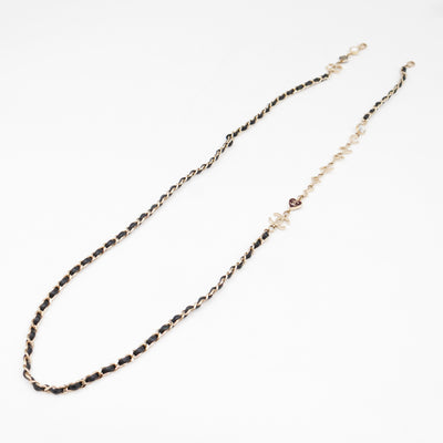 Square Sunglasses With Chanel Chain