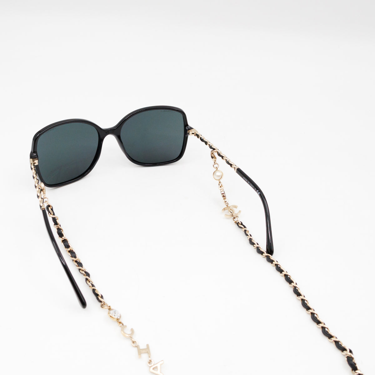Square Sunglasses With Chanel Chain