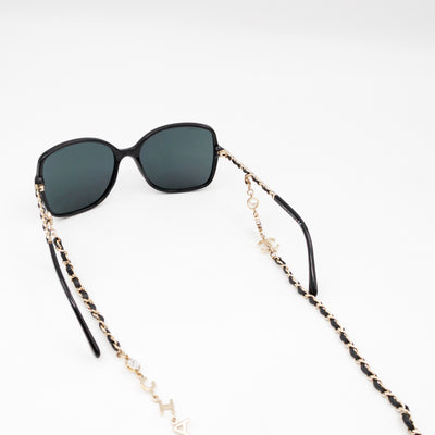 Square Sunglasses With Chanel Chain