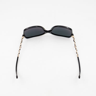 Square Sunglasses With Chanel Chain