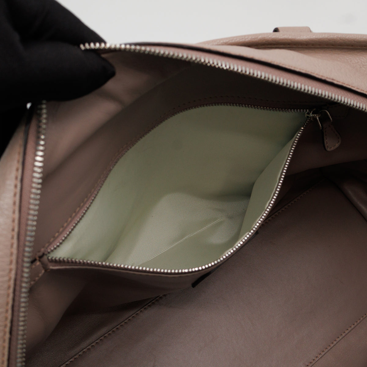 Amazona 36 Handbag Taupe Leather
