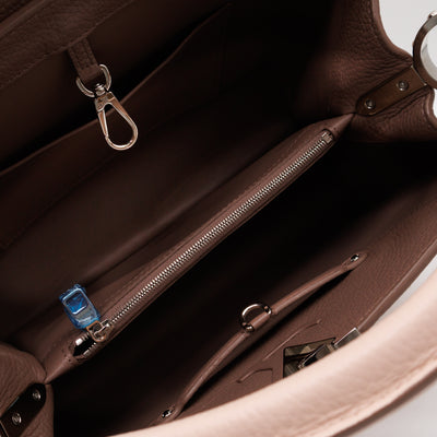 Capucines MM Beige Taurillon Leather